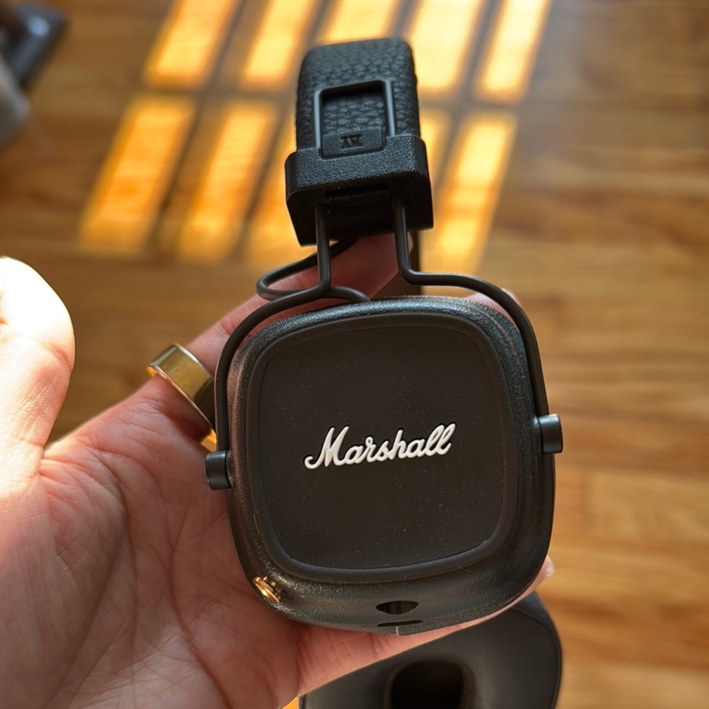 Marshall Chocolate Brown Over the Ear Headphones